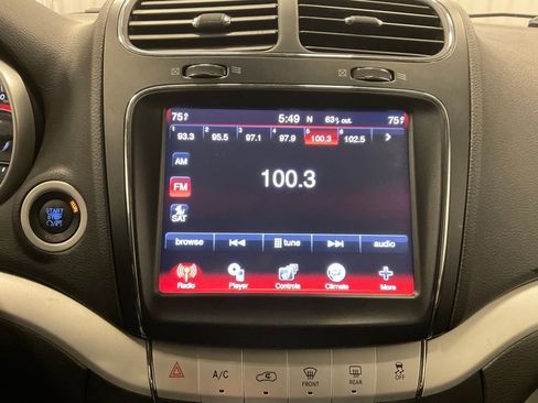 Used 2011 Dodge Journey Mainstreet w/ Popular Equipment Group AWD/4WD image 16