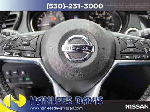 Used 2018 Nissan Rogue SL FWD image 26