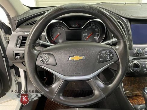 Used 2014 Chevrolet Impala LT w/ Convenience Package FWD image 15