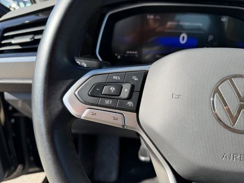 Used 2024 Volkswagen Jetta SE image 15