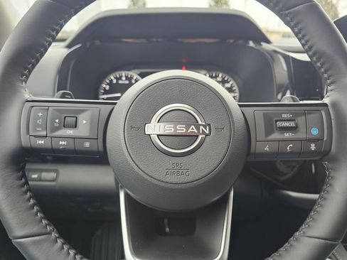 New 2025 Nissan Pathfinder SL image 18