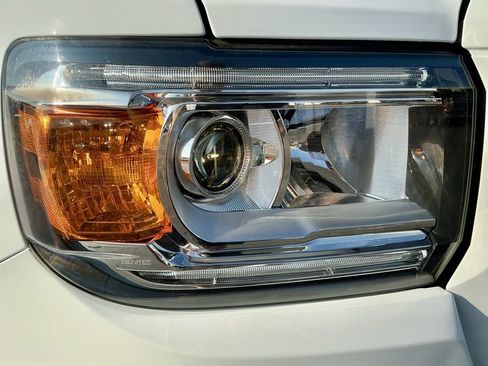 Used 2022 GMC Canyon Elevation w/ Trailering Package image 8