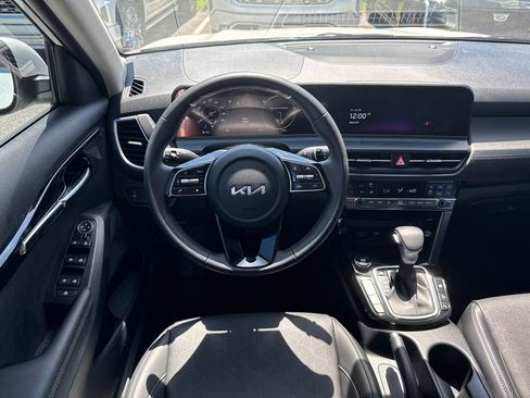 New 2025 Kia Seltos EX image 22