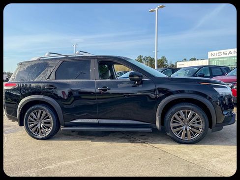 Used 2022 Nissan Pathfinder SL w/ SL Premium Package image 10