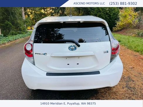 Used 2014 Toyota Prius C Four image 4