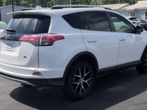 Used 2018 Toyota RAV4 SE w/ Power Extra Value Package FWD image 8