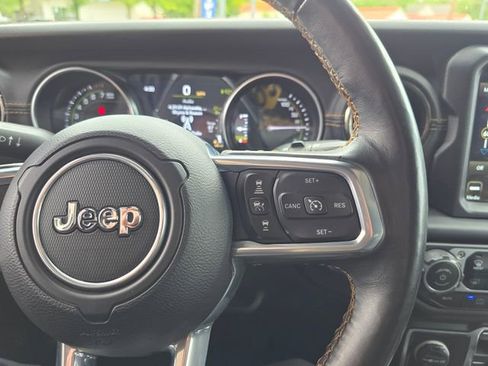 Used 2021 Jeep Wrangler Unlimited Sahara AWD/4WD image 14