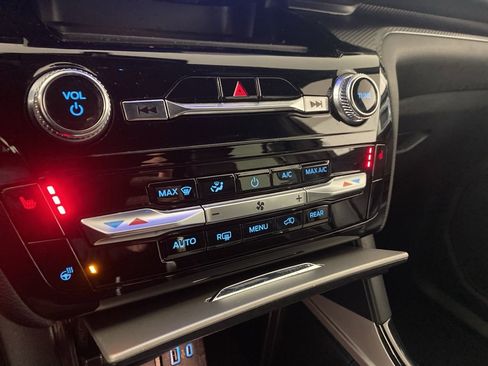 Used 2022 Ford Explorer ST w/ ST Street Pack image 21