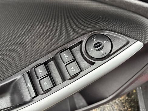 Used 2014 Ford Focus SE w/ Equipment Group 201A FWD image 12