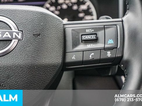 Used 2025 Nissan Rogue SV FWD image 30