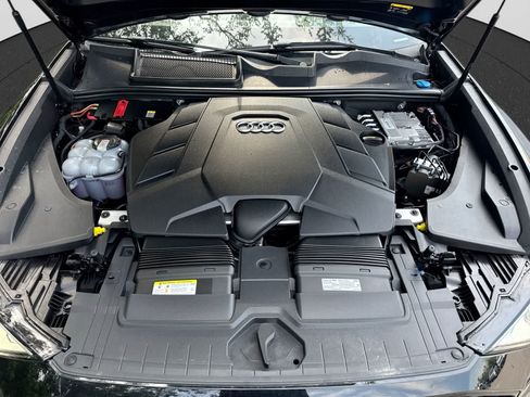 Used 2022 Audi Q8 Prestige w/ Prestige Package AWD/4WD image 21