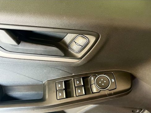 Used 2022 Ford Escape SE w/ SE Sport Appearance Package FWD image 17