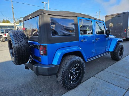 Used 2015 Jeep Wrangler Unlimited Sahara image 5