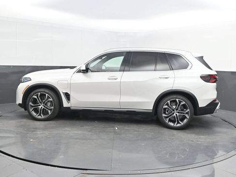 Used 2026 BMW X5 xDrive50e w/ Parking Assistance Package AWD/4WD image 2