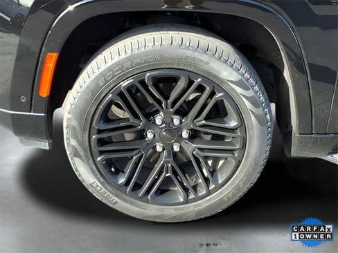 Used 2024 Jeep Wagoneer Series II image 13