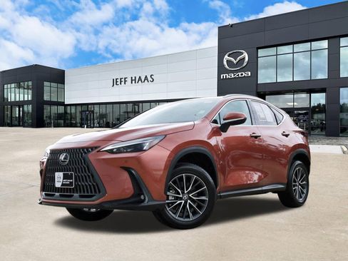 Used 2025 Lexus NX 250 FWD image 1