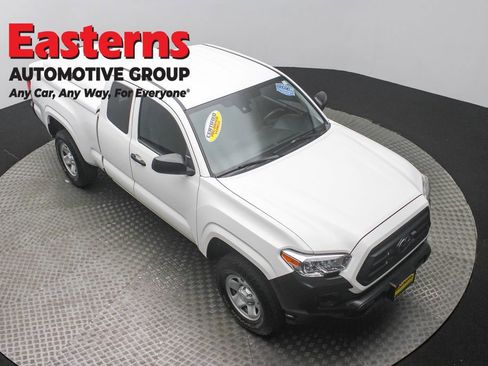 Used 2021 Toyota Tacoma SR RWD image 3