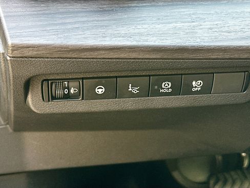 Used 2023 Nissan Ariya ENGAGE image 17