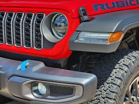 Used 2025 Jeep Wrangler Unlimited Rubicon 4xe w/ Convenience Group AWD/4WD image 8