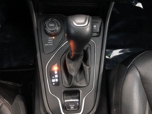 Used 2021 Jeep Cherokee Latitude Lux 80th Anniv w/ Quick Order Package 26U 80TH image 18