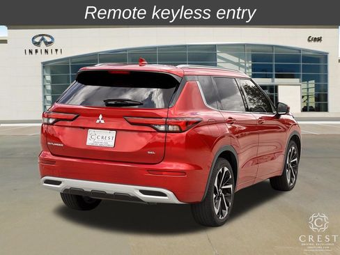 Used 2023 Mitsubishi Outlander SEL FWD image 3
