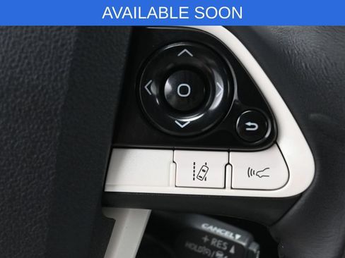 Used 2018 Toyota Prius Four w/ Advanced Technology Package FWD image 17