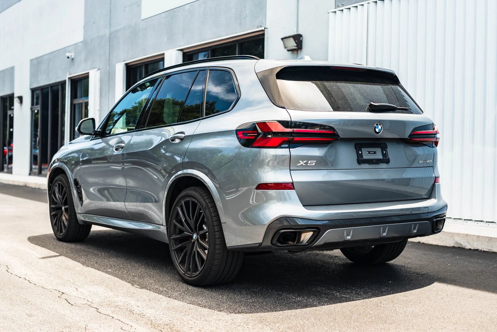 Used 2026 BMW X5 sDrive40i w/ M Sport Package RWD image 7
