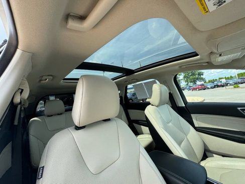 Certified 2022 Ford Edge Titanium w/ Equipment Group 301A AWD/4WD image 13