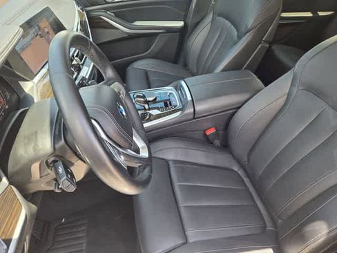 Used 2020 BMW X7 xDrive40i w/ Premium Package AWD/4WD image 12