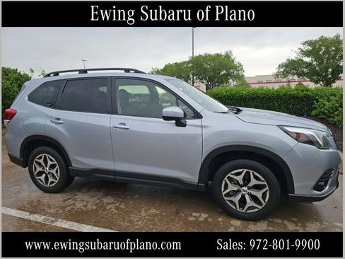 Used 2023 Subaru Forester Premium image 1