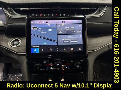 Used 2023 Jeep Grand Cherokee Limited w/ Black Appearance Package image 5