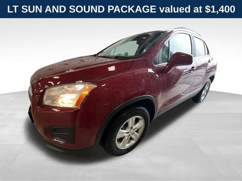 Used 2015 Chevrolet Trax LT w/ LT Sun and Sound Package AWD/4WD image 2