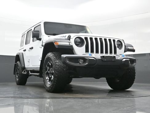 Used 2022 Jeep Wrangler Unlimited Rubicon 4xe w/ Cold Weather Group AWD/4WD image 33