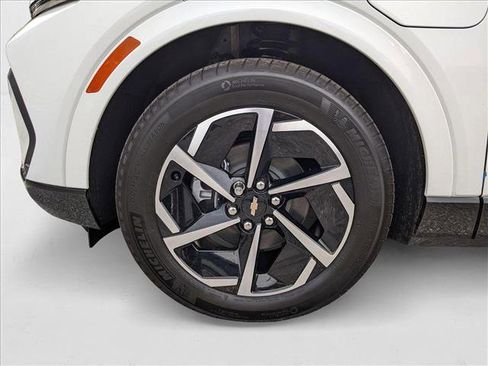 New 2025 Chevrolet Equinox EV LT image 9