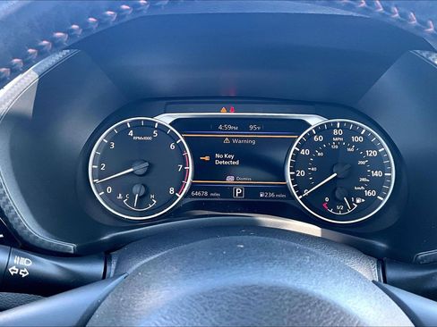 Used 2020 Nissan Sentra SR w/ Premium Package FWD image 13