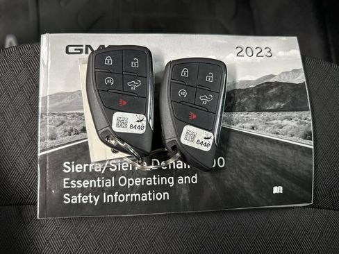 Used 2023 GMC Sierra 1500 Elevation AWD/4WD image 38