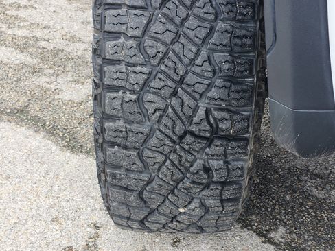 Used 2025 GMC Sierra 2500 AT4X AWD/4WD image 11