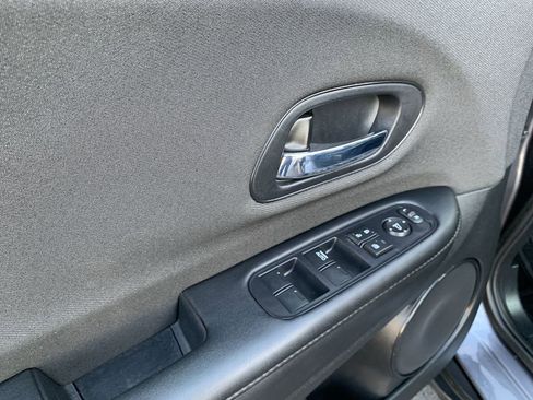 Used 2021 Honda HR-V LX image 14