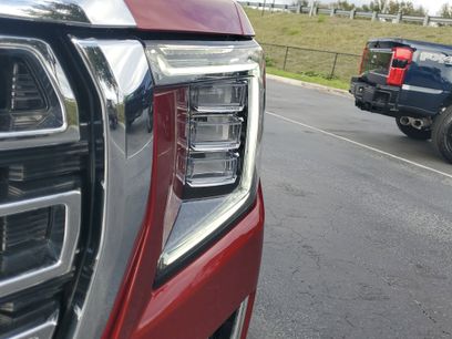 Used 2023 GMC Yukon SLT w/ SLT Luxury Package