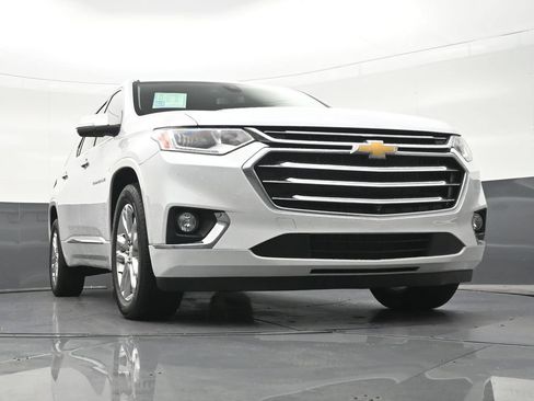 Used 2021 Chevrolet Traverse High Country FWD image 30