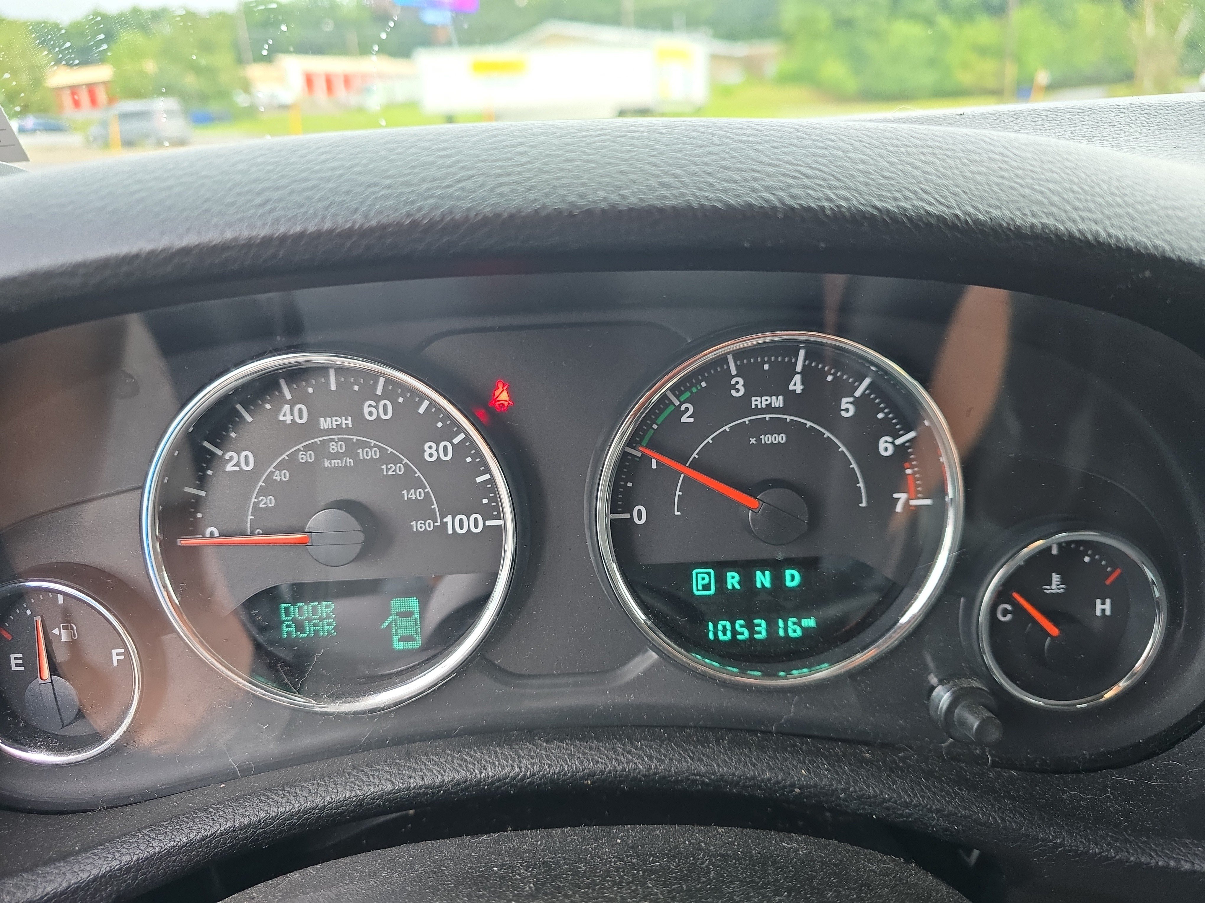 Used 2018 Jeep Wrangler Unlimited Sahara w/ Connectivity Group AWD/4WD image 19
