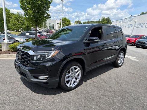 Used 2025 Honda Passport EX-L image 5