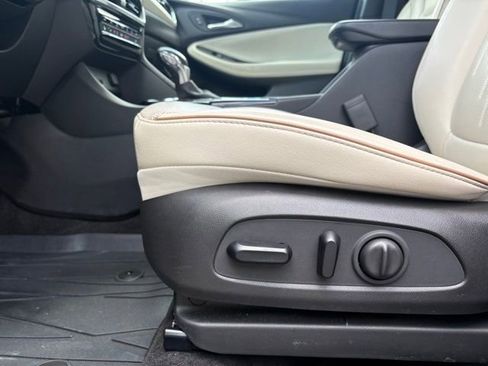 Used 2024 Buick Encore GX Avenir w/ Avenir Convenience Package AWD/4WD image 29