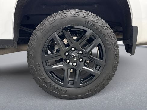 Used 2023 Chevrolet Silverado 1500 Custom Trail Boss image 23