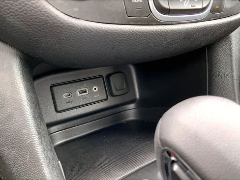 Used 2023 Chevrolet Equinox LT FWD image 35