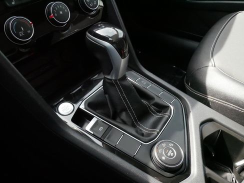Certified 2023 Volkswagen Taos SE w/ Panoramic Sunroof Package AWD/4WD image 24
