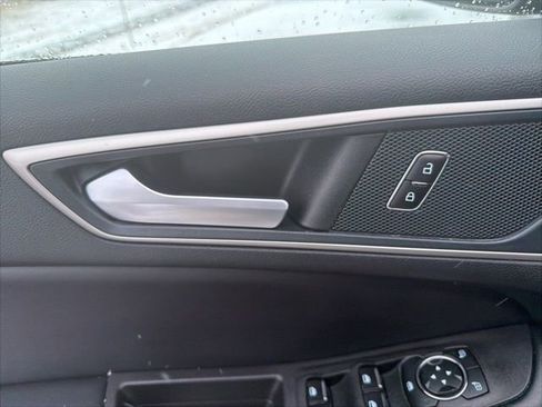 Used 2024 Ford Edge SEL image 22