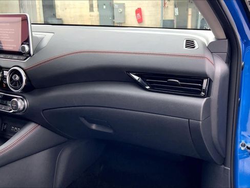 Used 2025 Nissan Sentra SR w/ SR Premium Package FWD image 18
