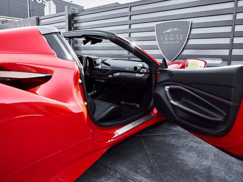 Used 2023 Ferrari F8 Tributo image 30