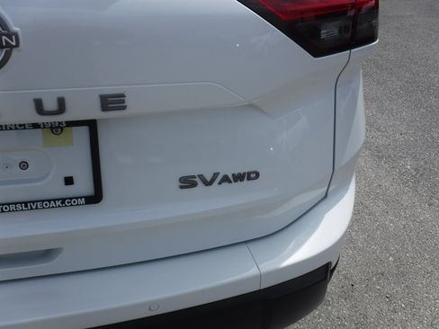 Used 2024 Nissan Rogue SV AWD/4WD image 6